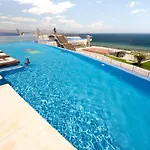Infinity Sunny View Deluxe شقة